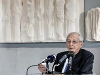 Πέθανε ο διευθυντής του Μουσείου της Ακρ...