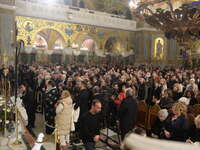 Πάτρα: Πλήθος πιστών προσκύνησε τον Εστα...