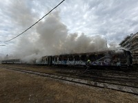 Φωτιά στο παλιό αμαξοστάσιο του ΟΣΕ- Ο κ...