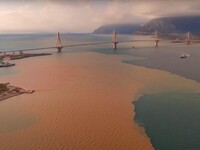 Πάτρα: Απίστευτες εικόνες- Γέμισε λάσπη ...