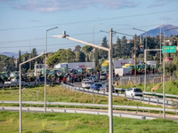 Σε αναμονή του Μαξίμου οι αγρότες της Αχ...