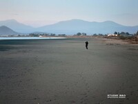 Η άμπωτη «μεταμόρφωσε» παραλία στο Ναύπλιο- ΦΩΤΟ