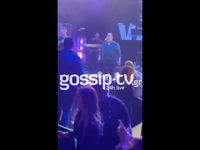 Βασίλης Καρράς: Τραγουδούσε στη Μελβούρν...