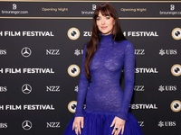 Nτακότα Τζόνσον, Zυρίχη: Επιμένει στην α...