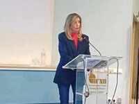 Πάτρα: Η Αντιδήμαρχος Βίβιαν Σαμούρη, στ...