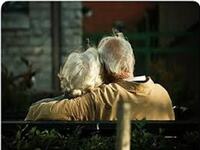 Κορωνοϊός: "Παρών" από παππούδ...