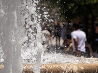 Καιρός: Μελτέμια και 40άρια - Συναγερμός...