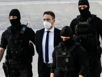 Μπάμπης Αναγνωστόπουλος: Θα δώσει Πανελλ...