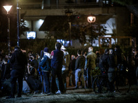 Γέμισαν οι πλατείες στην Αθήνα - Ένταση ...