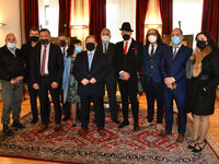 Θερμές ευχές για ευτυχισμένο νέο έτος, α...