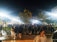 Σάββατο 12:45 τα μεσάνυχτα άδειασε η Πάτ...