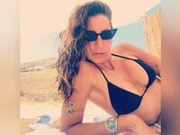 Η Μαρία Ελένη Λυκουρέζου σέξι και ξυπόλυ...