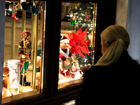 Εορταστικό ωράριο: Ποιες ώρες λειτουργού...