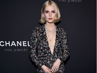 H κουκλίστικη όψη της Λούσι Μπόιντον στο...