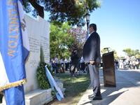 Πάτρα: ΔΕΙΤΕ ΦΩΤΟ από την κατάθεση στεφά...