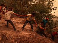 Τουλάχιστον έχουμε ο ένας τον άλλο...