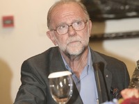 Πέθανε ο μεγάλος σχεδιαστής Γιάννης Τσεκλένης