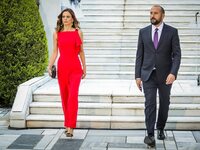 Με κορωνοϊό το μωρό της Έφης Αχτσιόγλου ...