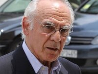 Άκης Τσοχατζόπουλος: Θρίλερ με θυρίδες σ...