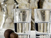 Φωτιά παίρνει η τιμή του τσίπουρου