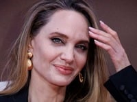 Αντζελίνα Τζολί: Αποκαλύπτει την ουλή απ...