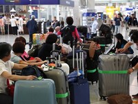 Κομισιόν: Υποχρεωτική η χρήση μάσκας στα αεροπλάνα