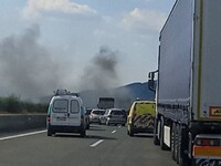 "Φούντωσε" φορτηγάκι στην Ιόνι...