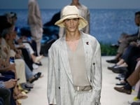 Ξανά στο Armani catwalk ο Ανδρέας Αθανασ...