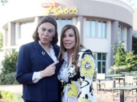 Ο Τάκης Ζαχαράτος ως Λίνα Μενδώνη συμπρά...