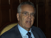 Μέγαρο Μαξίμου: Σφυρίζει αδιάφορα, παρά ...