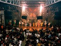 Τα απογευματινά μπουζούκια ήρθαν για να ...