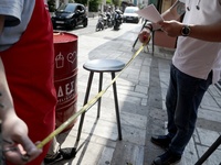 Σαρωτικοί έλεγχοι στα καταστήματα της Πά...