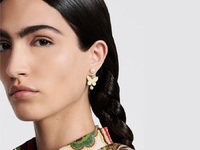 To μαργαριταρένιο κολιέ αλλιώς: Θα γίνει...