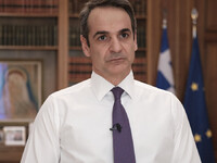 Κυριάκος Μητσοτάκης: Εκτός κλειστών χώρω...