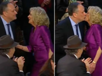 Τζιλ Μπάιντεν: Φίλησε στο στόμα τον σύζυ...