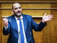 Φωτήλας κατά Αμβροσίου: Ακραία διχαστικό...