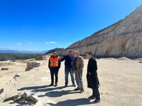 Κώστας Μάρκου: Επίσκεψη στα λατομεία του Αράξου