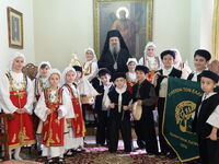 Έψαλαν τα κάλαντα στον Μητροπολίτη Πατρώ...