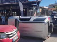 Πάτρα: Το αυτοκίνητο πήρε τούμπα στην Πα...