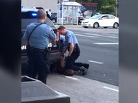 ΗΠΑ: Συνέλαβαν τον αστυνομικό που σκότωσ...