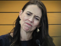 Παραιτείται από πρωθυπουργός της Ν. Ζηλα...