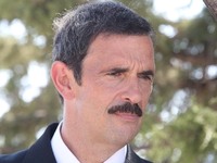 Άγριες Μέλισσες: O Λεωνίδας Κακούρης τρο...