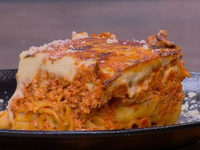 Ο Γιώργος Τσούλης φτιάχνει παστίτσιο με ...