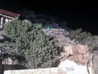 Βράχος καταπλάκωσε ενοικιαζόμενα δωμάτια...