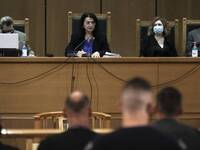 Δίκη Χρυσής Αυγής: Απειλές και αισχρές τ...