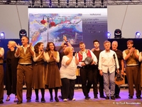 Ζεστό χειροκρότημα για το Χορευτικό του ...