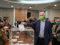 ΚΙΝΑΛ - Ψήφισε ο Παπανδρέου: «Ισχυρή ηγε...