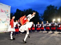 ΔΕΙΤΕ ΦΩΤΟ από το Χορευτικό Αντάμωμα στο...