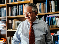 «Βόμβες» Αλιβιζάτου για 53χρονο, υποκλοπ...