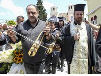 Με ποντιακή λύρα το τελευταίο αντίο στον...